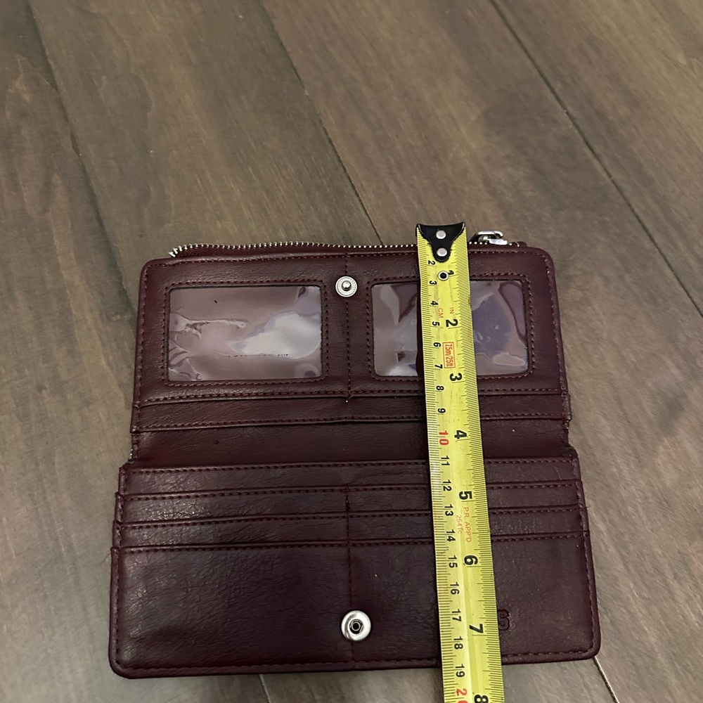 Roots Burgundy Leather Wallet - Picture 11 of 12